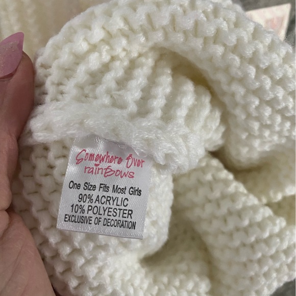 Love embellished stocking cap with scarf / gloves - Picture 4 of 4